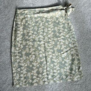 Columbia GRT Silk Skirt!! Size Medium! 😮‍💨😗